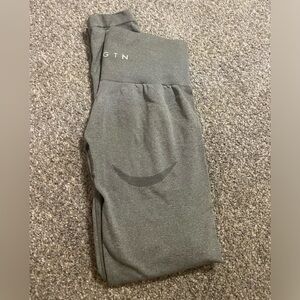 NVGTN contour seamless leggings + FREE PAIR